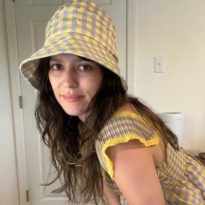 NWOT Find Me Now Bucket Hat